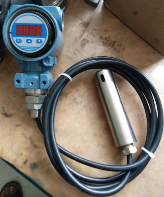 投入式液位變送器，投入式變送器，投入式液位計,電感式液位變送器